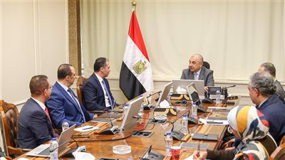 تعاون بين قطاع الأعمال و 