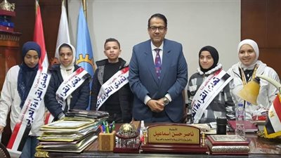 تلاميذ مدرسة بلكيم تجري حديثاً صحفياً مع وكيل تعليم الغربية