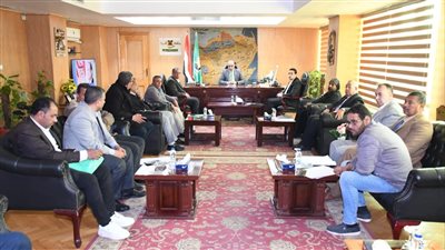 محافظ الفيوم يتابع مستجدات تنفيذ مسار القطار الكهربائي السريع