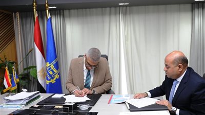 محافظ أسوان يعتمد نتيجة الفصل الأول للشهادة الإعدادية بنسبة نجاح 70.27 % 