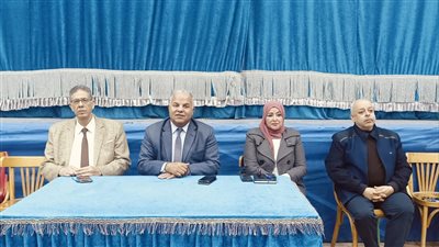 وكيل تعليم الفيوم يعقد لقاء مفتوح مع المعلمين للاستماع إلى مقترحاتهم