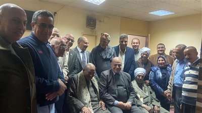 مدير تعليم قنا يشهد اجتماع النقابة الفرعية للمعلمين