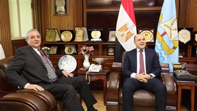 محافظ الغربية يشارك في افتتاح معرض 