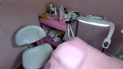 الصحة تغلق عيادة للأمراض الجلدية والتجميل تديرها صيدلانية بشيراتون