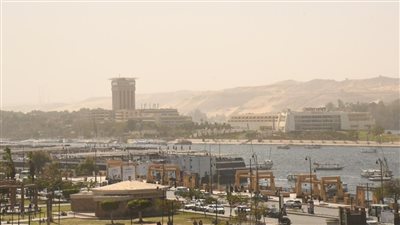 محافظ أسوان: رفع درجة الإستعداد القصوى وإغلاق الملاحة النهرية 