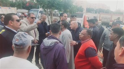 شاهد.. جهاز مدينة الشروق يشن حملة لإزالة الإشغالات ويواصل أعمال التطوير
