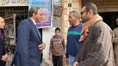  محافظ قنا يُجري جولة بأسواق مدينة نجع حمادي 