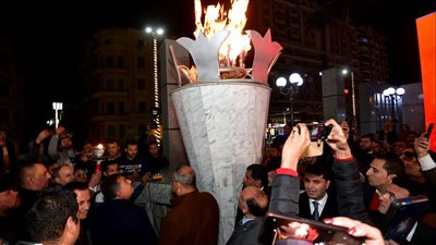 محافظ الدقهلية يوقد الشعلة إيذانا ببدء احتفالات بعيدها القومي
