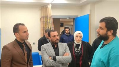مدير فرع الرعاية الصحية يتفقد مستشفى الطوارئ بأبو خليفـة للجراحات الدقيقة بالإسماعيلية 