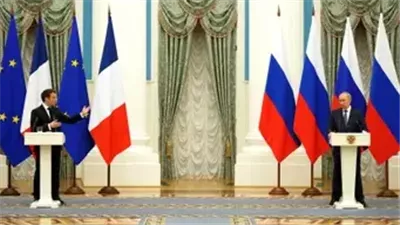 الكرملين ينتقد رفض فرنسا منح تأشيرات لصحفيين روس ويصفه بالتمييز 