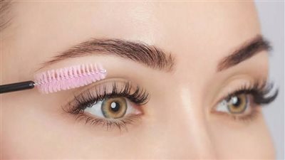 أسرار العناية بالرموش باستخدام وصفات طبيعية لتعزيز الطول والكثافة بسهولة