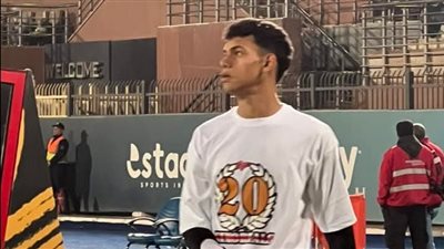 لاعبو الزمالك يرتدون القميص رقم ٢٠ تخليدا لذكرى شهداء الدفاع الجوي 