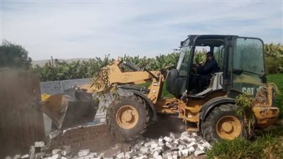 تنفيذ 4 حالات تعدى بقرية الأشراف و دندرة بقنا