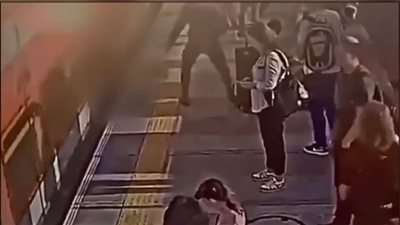 مجندة إسرائيلية تتخلص من نفسها أمام القطار وتشعل أزمة في كيان الاحتلال.. شاهد