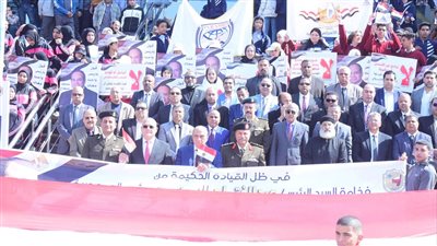 رئيس جامعة سوهاج يقود مسيرة حاشدة لتأييد موقف الرئيس ورفض تهجير الفلسطينيين 