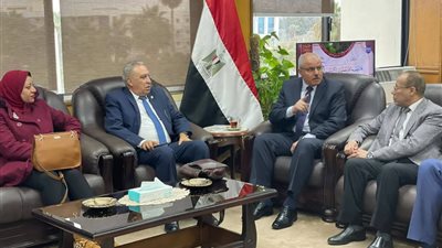 رئيس جامعة قناة السويس يستقبل محاضري دورتي الإستراتيجية والأمن القومي الثامنة