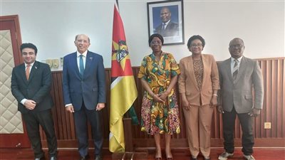 سفير مصر فى مابوتو يلتقي مع وزيرة الخارجية الموزمبيقية