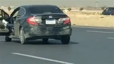 سائق متهور يصطدم بشخص في العياط.. 