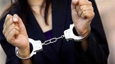 فتحت وشه ب ١٠ غرز ..  زوجة تعتدي علي زوجها بالكاتيل ببدر 