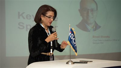 إيزون إكسبرينس وFICO تستكشفان استراتيجيات الذكاء الاصطناعي في القطاع المالي