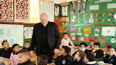 مدير تعليم قنا يتفقد عددًا من المدارس ويحيل المتغيبين إلى التحقيق