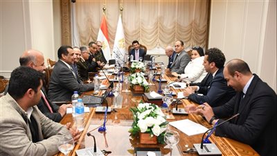 وزير الرياضة يستعرض آخر مستجدات الجينوم الرياضي واستخداماته في تطوير الأداء 