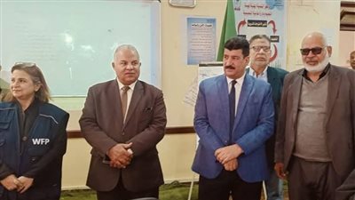 مدير تعليم الفيوم يشارك في طابور الصباح بمدرسة عمر بن الخطاب بطامية