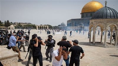 عشرات المستوطنين الإسرائيليين يقتحمون الأقصى.. وقوات الاحتلال تواصل عدوانها على جنين