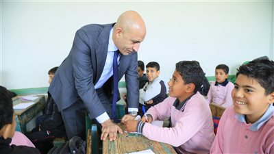 وزير التربية والتعليم يتابع انتظام الدراسة في مدارس الشرقية