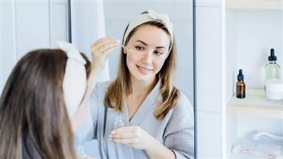 كل ما تريدين معرفته عن حمض الساليسيليك: فوائده واستخداماته والآثار الجانبية