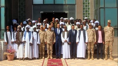  المنطقة الجنوبية العسكرية تنظم لقاءً مع عددٍ من الشيوخ والعواقل بمدينتي حلايب وشلاتين