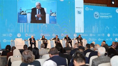 نائب رئيس الوزراء للتنمية البشرية يشارك بفعاليات المؤتمر الدولي للإدارة والابتكار بمصر