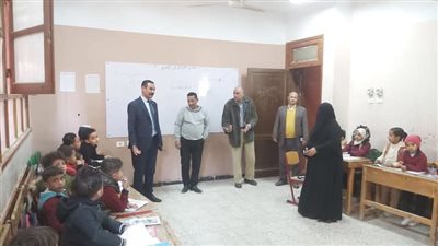 مدير تعليمية دشنا يتفقد عددًا من المدارس التعليمية
