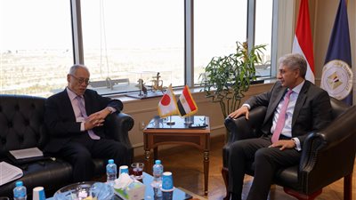 وزير السياحة يبحث تعزيز التعاون المشترك مع السفير  الياباني بالقاهرة 