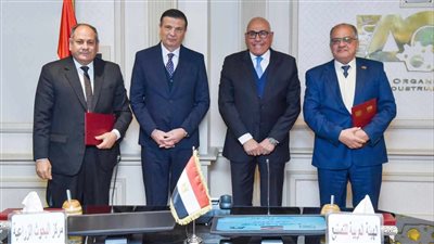 بين الوزير ورئيس الهيئة العربية.. توقيع بروتوكول لتعزيز التعاون بمجال البحوث الزراعية