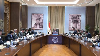 مدبولي يتابع المراحل المتبقية لمشروع القطار الكهربائي الخفيف 