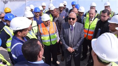وزير الكهرباء يتفقد محطة الكريمات الشمسية الحرارية 