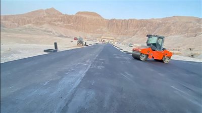 الأقصر تنتهي من رصف طرق 