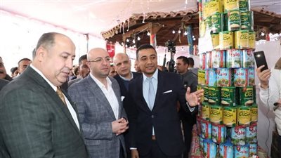 محافظ بني سويف يفتتح  المعارض الرئيسي ل