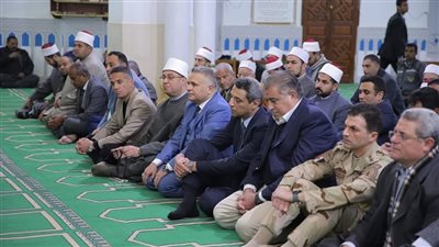 محافظ السويس والقيادات والمواطنين يشهدون الاحتفال بليلة النصف من شعبان بمسجد بدر   