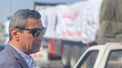 محافظ السويس يتابع إرسال قافلة الإغاثة لصالح الشعب الفلسطيني  