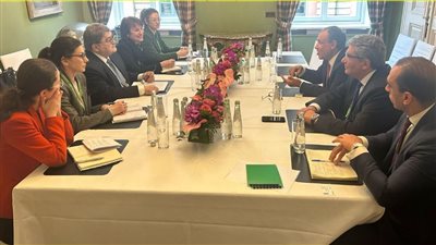 وزير الخارجية: نحرص على تعزيز التعاون مع رومانيا لتأمين استمرارية واردات الحبوب