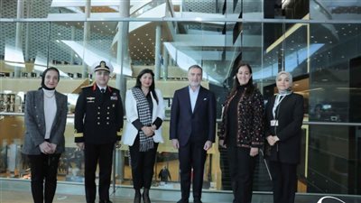 قائد القوات البحرية الإيطالي يشيد بطقس الإسكندرية الاوروبى 