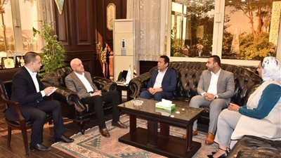 محافظ الأقصر يستقبل سفير ماليزيا بالقاهرة لبحث تفعيل سبل التعاون المشترك