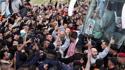 الهلال الأحمر الفلسطيني: نقل 4 أسرى محررين إلى المستشفى 