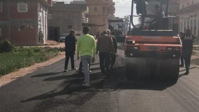 متابعة أعمال الرصف بطريق 105 بقرية زاوية صقر فى البحيرة