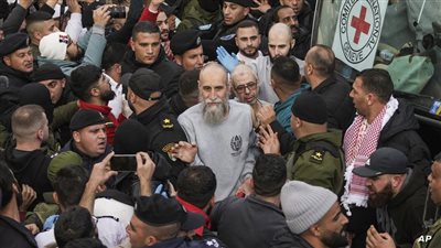 الاحتلال يستدعي أسيرين بعد إطلاق سراحهما  