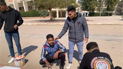 معسكر للخدمة العامة بكلية الحقوق بجامعة جنوب الوادي