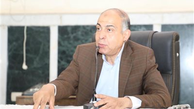 محافظ المنيا يتفقد أراضي غير مستغلة بمغاغة وبني مزار 