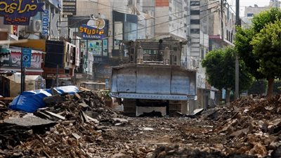قوات الاحتلال يجرف شوارع في ضاحية ذنابة شرق مدينة طولكرم
